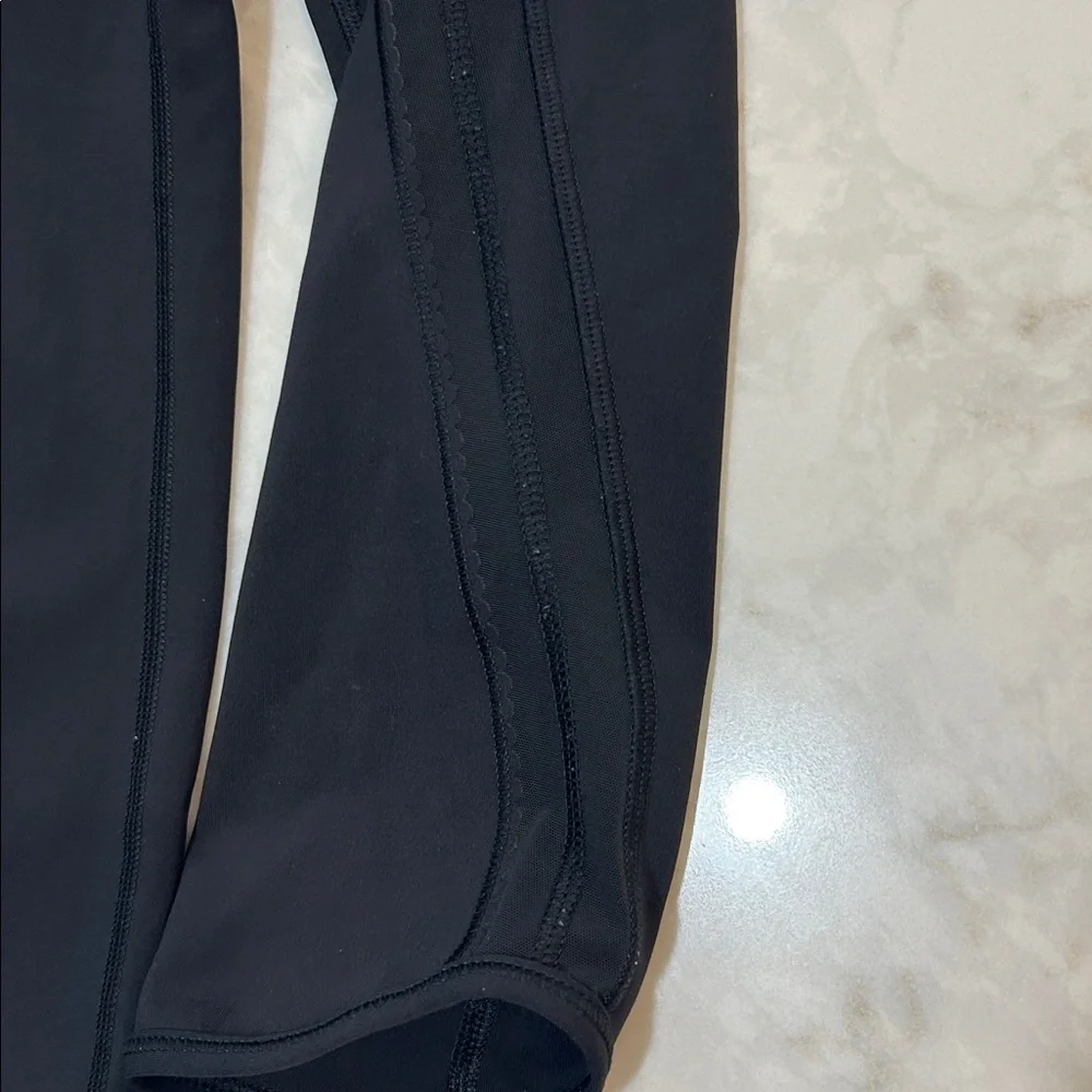 Lululemon Fresh in Mesh - Crop Leggings